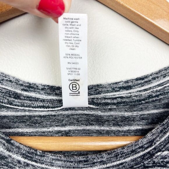 Athleta Breezy Tank Size Small - Picture 6 of 7